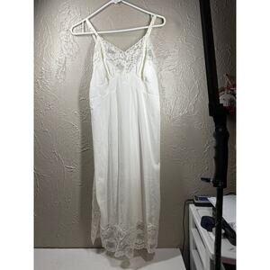 Vintage Lady Lynne‎ Satin Beige Full Slip Dress Floral Lace *see measurements**